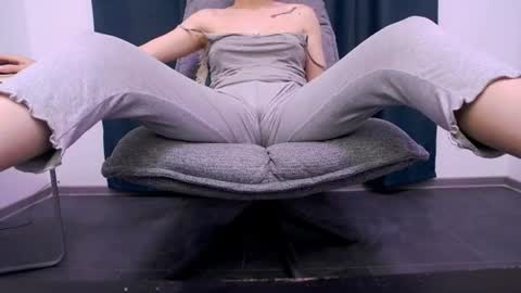 Beatrice Moan from LovenseWet from Tip MenuOpen for Private online show from July 4, 9:00 pm