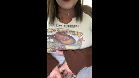 wetgirl22220 online show from April 27, 10:40 pm