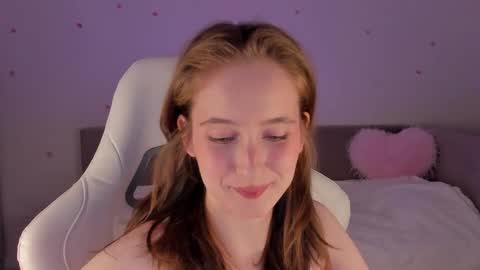 Snapshot of wetinfluence__ chatting on October 14, 7:49 pm Sofia online show from October 14, 7:49 pm