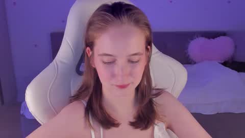 Snapshot of wetinfluence__ chatting on October 24, 3:08 pm Sofia online show from October 24, 3:08 pm