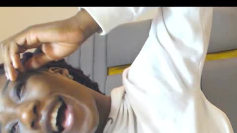 Whinebby online show from December 18, 3:22 am