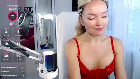 WhiteLaBunny online show from October 24, 10:00 am