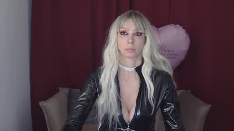 Snapshot of whitequeen888 chatting on January 20, 3:50 pm White Queen online show from January 20, 3:50 pm