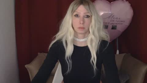Snapshot of whitequeen888 chatting on January 6, 8:39 pm White Queen online show from January 6, 8:39 pm