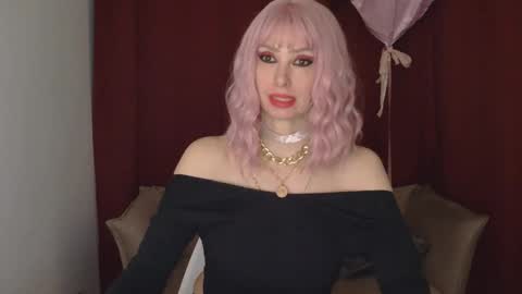 Snapshot of whitequeen888 chatting on February 20, 4:58 pm White Queen online show from February 20, 4:58 pm
