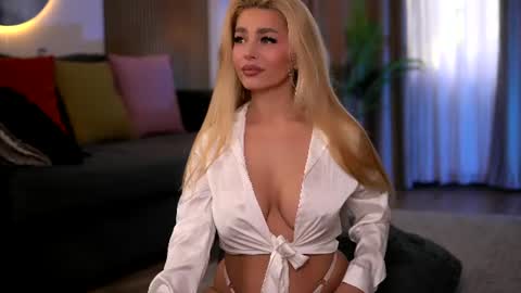 whitneyandrews online show from July 30, 4:57 am