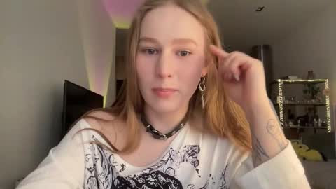 Alisa online show from February 4, 8:17 am