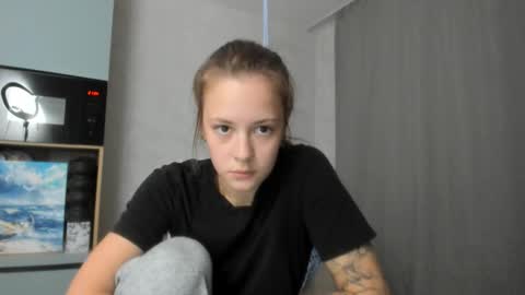 Snapshot of why_again_me chatting on September 30, 6:35 pm Veronica online show from September 30, 6:35 pm