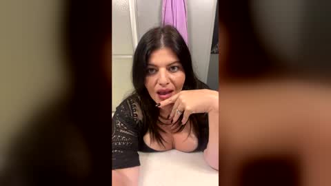 Katie Love online show from June 14, 10:54 pm