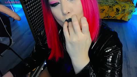 Laura  online show from April 19, 6:32 pm