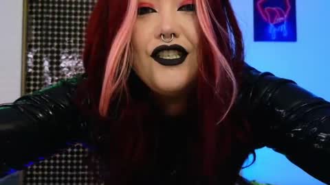 Laura  online show from May 10, 9:50 pm