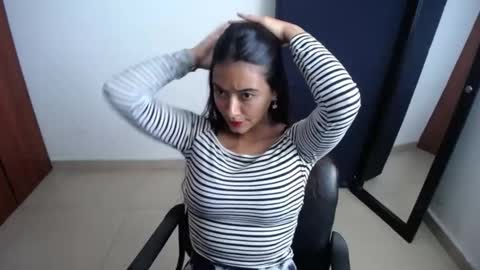 Ilauren online show from January 12, 9:29 pm