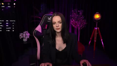 Alice online show from April 29, 5:30 pm