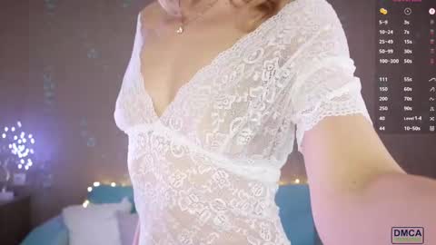 Snapshot of wild_berrrie chatting on March 1, 3:05 pm Alice online show from March 1, 3:05 pm