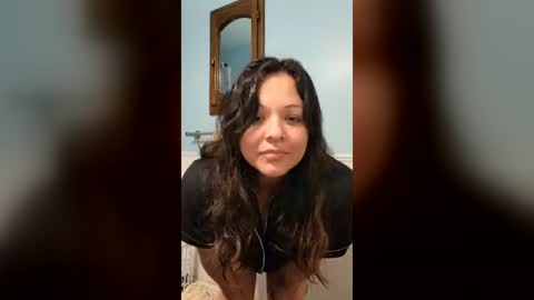wildcherrries online show from July 4, 7:37 am