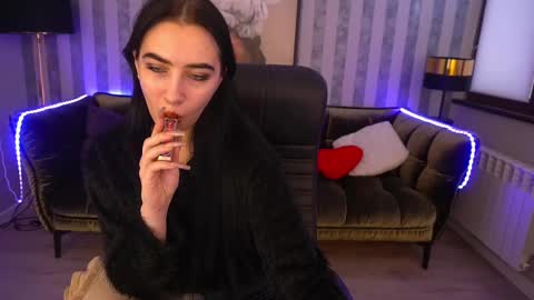 Snapshot of wildkittenx_ chatting on February 25, 1:21 pm Alena online show from February 25, 1:21 pm