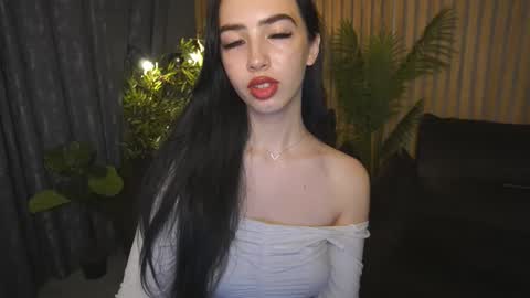 Snapshot of wildkittenx_ chatting on October 9, 5:55 am Alena online show from October 9, 5:55 am