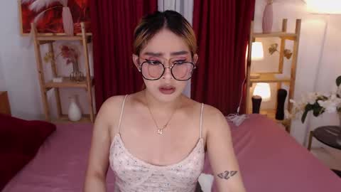 Snapshot of wildsassy0719 chatting on December 6, 6:39 pm shea online show from December 6, 6:39 pm