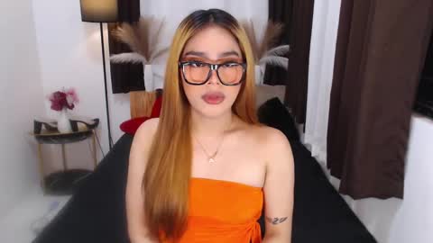 Snapshot of wildsassy0719 chatting on December 21, 5:50 pm shea online show from December 21, 5:50 pm