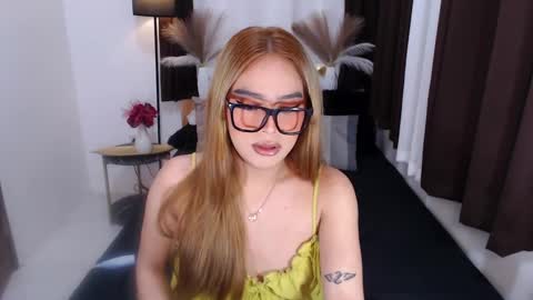 Snapshot of wildsassy0719 chatting on January 7, 6:35 pm shea online show from January 7, 6:35 pm