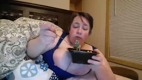 Annie online show from February 18, 7:51 am