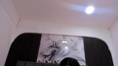 wonderkloe_ online show from June 14, 2:24 am
