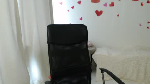 wonderr_woman online show from May 5, 12:30 pm