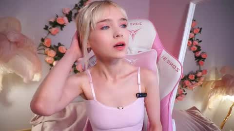 wow_angel online show from May 22, 5:38 am