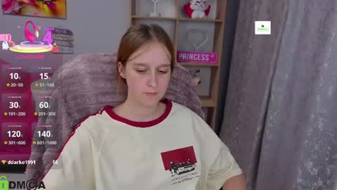 wow_emma_ online show from July 28, 4:51 pm