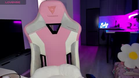 Emi online show from February 2, 6:07 pm