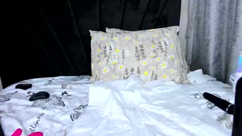              online show from October 13, 4:04 am