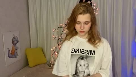 Lily online show from May 2, 8:17 am