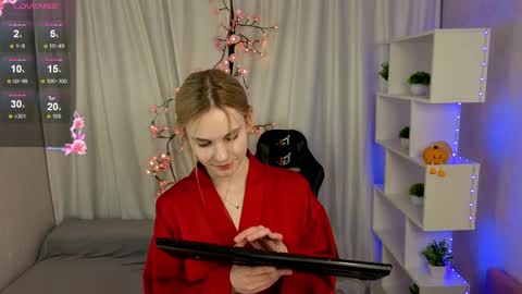 Lily online show from April 26, 3:15 am