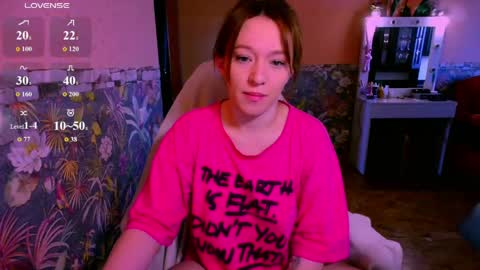 ww_k online show from May 1, 2:15 am