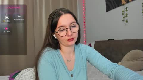 Christine 3 online show from December 17, 2:10 pm