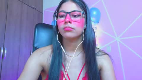 XALLYSONX online show from April 29, 5:30 pm
