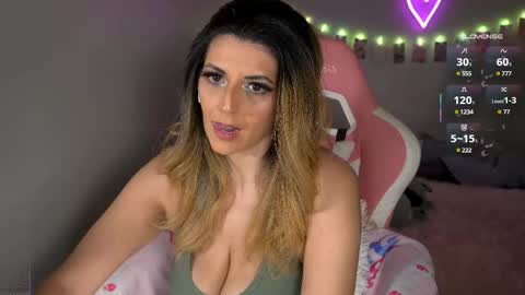 Snapshot of xclusivesecrets chatting on March 1, 2:13 pm spoil me here online show from March 1, 2:13 pm