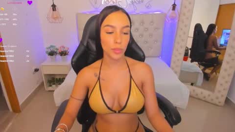 Snapshot of xiomara_cortes chatting on February 5, 7:31 pm xiomara_cortes online show from February 5, 7:31 pm