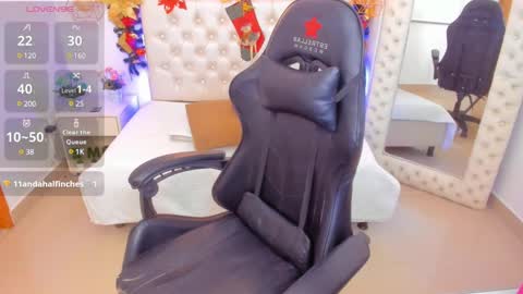 Snapshot of xiomara_cortes chatting on December 15, 7:31 pm xiomara_cortes online show from December 15, 7:31 pm