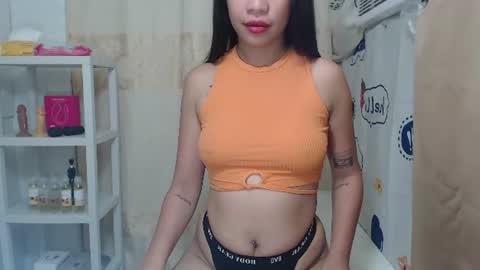 Maxie online show from June 10, 8:40 pm