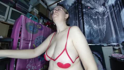 xnicetitsx online show from November 25, 9:44 am