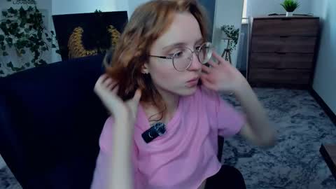 Snapshot of xo_lil_dream chatting on October 16, 7:22 am Kylie online show from October 16, 7:22 am