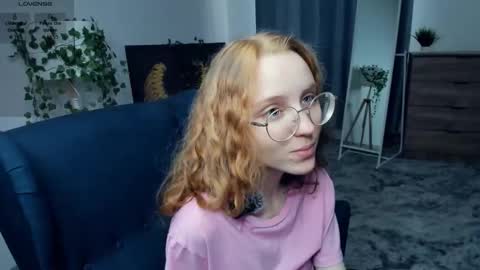 Snapshot of xo_lil_dream chatting on October 8, 7:24 am Kylie online show from October 8, 7:24 am