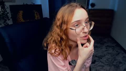 Snapshot of xo_lil_dream chatting on September 12, 2:02 pm Kylie online show from September 12, 2:02 pm