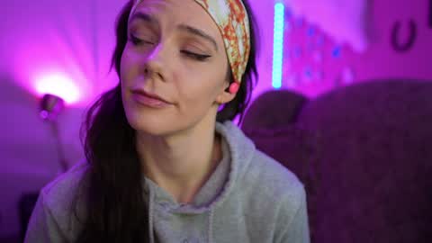 Bella Bondai online show from January 17, 7:41 am