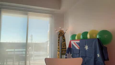 xopeachybaby online show from June 22, 5:37 am
