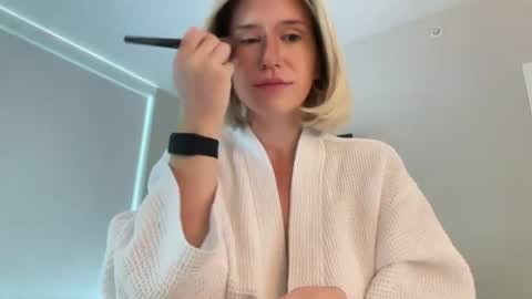 jenn online show from July 9, 1:46 pm