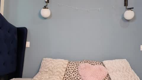 AnnaMaee online show from March 19, 7:02 am