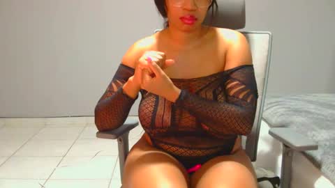 spykeXtee online show from May 2, 4:49 am