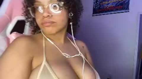 xStarGazingx online show from July 9, 7:33 am